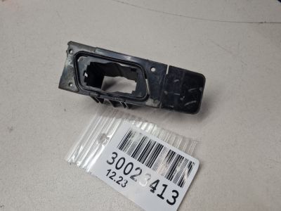 Кронштейн форсунки омывателя фары правый для Lexus LX 570 URJ200 2007-