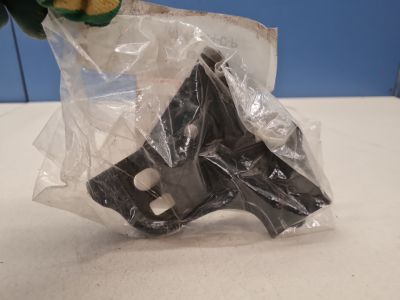 Кронштейн правой фары для Toyota Land Cruiser Prado 150 2009-