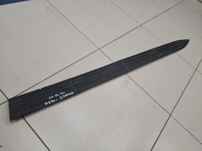 Накладка на подножку правая для Toyota Land Cruiser 200 2008-