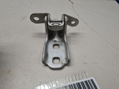 Петля двери передней правой верхняя для Chevrolet Aveo T300 2011-2015