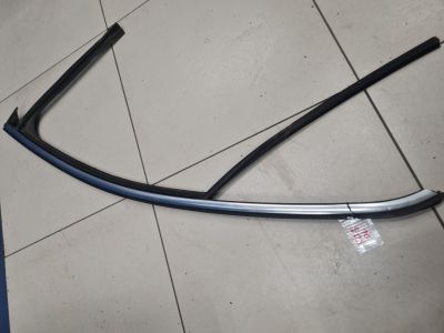 Уплотнитель стекла передней левой двери для Peugeot 508 2010-2018