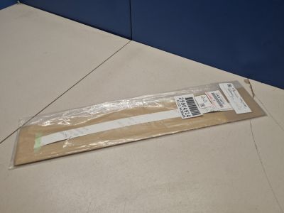 Наклейка рамки двери передней левой для Toyota Land Cruiser 200 2008-