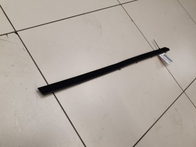 Накладка стекла передней правой двери для Toyota Yaris 2011-2017