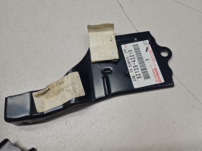 Кронштейн переднего бампера левый для Toyota RAV 4 2005-2013