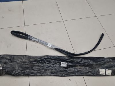 Уплотнитель стекла передней правой двери для LADA Largus 2011-