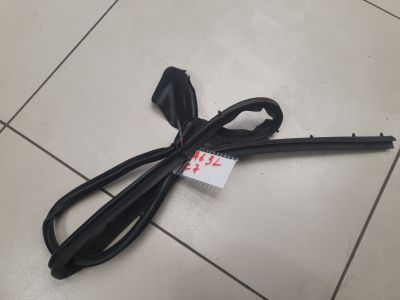 Уплотнитель двери задней левой для Audi A6 S6 C7 2011-2018