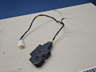 Моторчик заслонки отопителя для Mercedes C-klasse W205 2014-