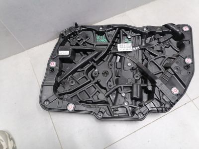 Стеклоподъемник задний правый для BMW 7 G11 G12 2015-