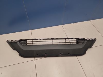 Решётка в бампер центральная для Toyota RAV 4 2019-