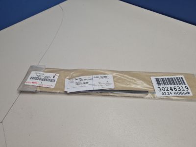 Уплотнитель накладки порога для Lexus GS L10 2012-2018