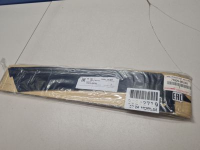 Наклейка рамки двери задней правой для Toyota Fortuner GGN155 2015-