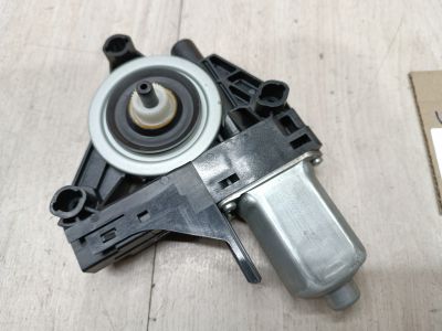 Моторчик стеклоподъёмника задний левый для Volvo V60 (V60 Cross Country) 2010-2018