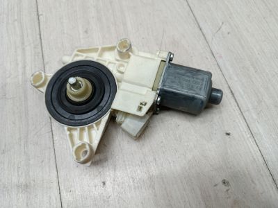 Моторчик стеклоподъёмника задний левый для Mercedes E-klasse W212 2009-2016