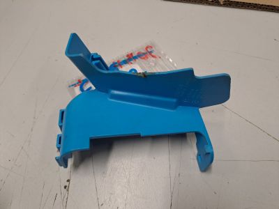 Защитный кожух замка передней правой двери для Mini F55 2014-