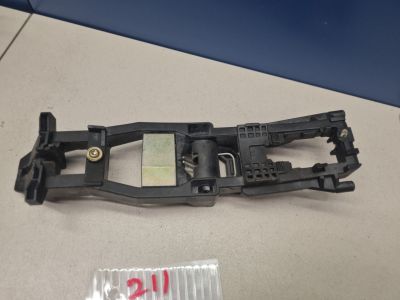 Кронштейн ручки двери передней левой для Mercedes E-klasse W211 2002-2009