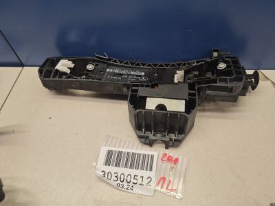 Кронштейн ручки двери левый для Mercedes C-klasse W204 2007-2015