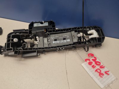 Кронштейн ручки двери левый для Mercedes C-klasse W204 2007-2015