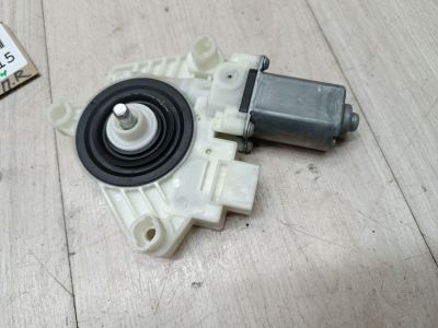 Моторчик стеклоподъёмника передний правый для Mercedes E-klasse W213 2016-