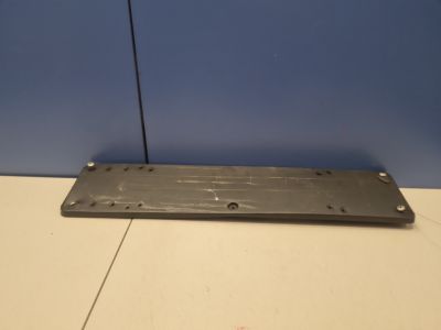 Накладка под номер для Mercedes E-klasse W213 2016-