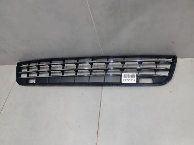 Решётка в бампер центральная для Volkswagen Touareg 2010-2018