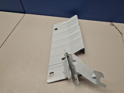 Кронштейн крыла передний левый для Renault Kaptur 2016-