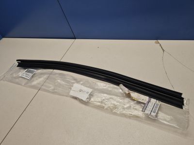 Накладка стекла задней правой двери для Nissan Qashqai J11E 2014-