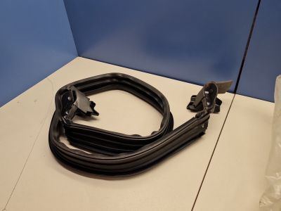 Уплотнитель лобового стекла для Jeep Wrangler JK 2007-2017