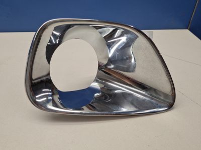 Рамка противотуманной фары левой для Jeep Grand Cherokee WK2 2010-