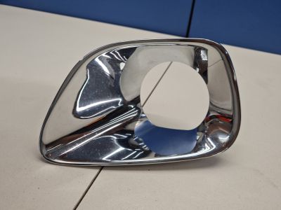 Рамка противотуманной фары правой для Jeep Grand Cherokee WK2 2010-