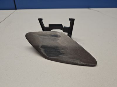 Крышка форсунки омывателя фары правая для Mercedes B-klasse W246 2011-2018