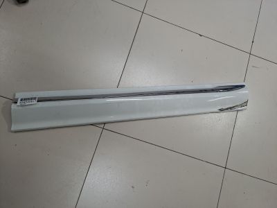 Молдинг двери правый передний для Volvo XC60 2017-