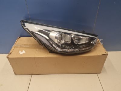Фара правая для Hyundai ix35 Tucson LM 2010-2015