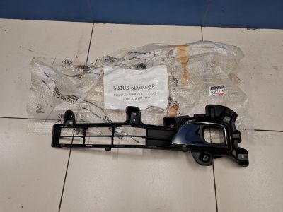 Решётка в бампер левая для Toyota Land Cruiser 200 2008-