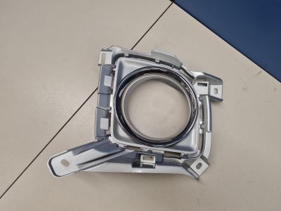 Рамка противотуманой фары правой для Toyota Land Cruiser 200 2008-