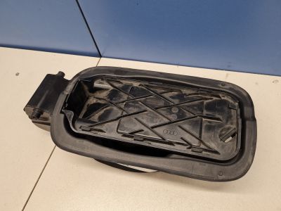 Ниша лючка бензобака для Audi A4 B9 2015-