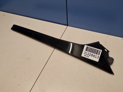 Накладка двери багажника правая для Audi Q8 4M8 2018-