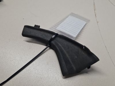 Накладка лобового стекла левая для Toyota RAV 4 2005-2013