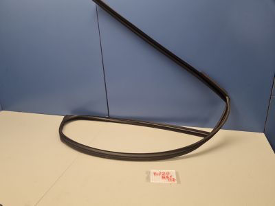 Уплотнитель стекла передней правой двери для Chery Tiggo 8 Pro Max 2022-