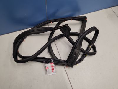 Уплотнитель двери задней левой для Chery Tiggo 8 Pro 2021-