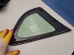 Стекло кузовное заднее правое глухое