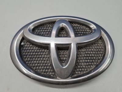Эмблема решетки радиатора для Toyota Land Cruiser 200 2008-