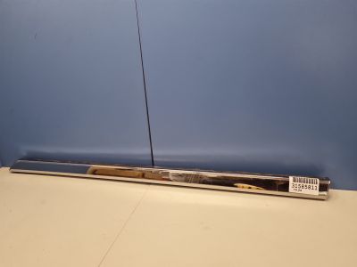 Молдинг двери правый передний для Toyota Land Cruiser 200 2008-