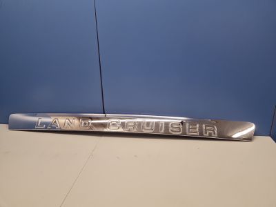 Молдинг двери багажника для Toyota Land Cruiser 200 2008-