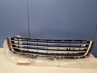 Решётка в бампер центральная для Opel Astra H 2004-2014