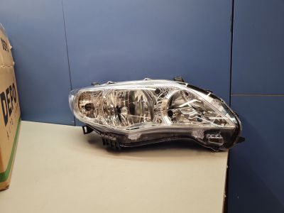 Фара правая для Toyota Corolla E15 2006-2013