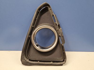 Решётка в бампер правая для Toyota RAV 4 2013-2019