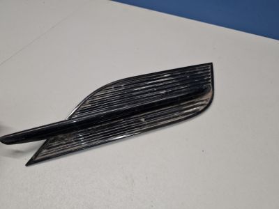 Накладка переднего бампера правая для Lexus LX 570 URJ200 2007-