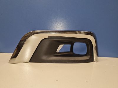 Рамка противотуманной фары правой для Toyota Land Cruiser 300 2021-