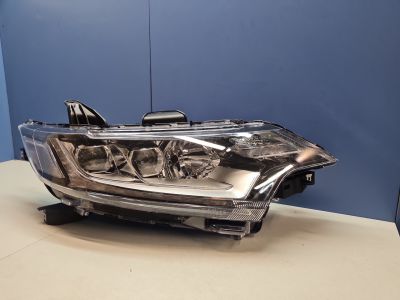 Фара правая для Mitsubishi Outlander GF 2012-