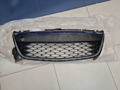Решётка в бампер центральная для Mazda CX-7 2007-2012
